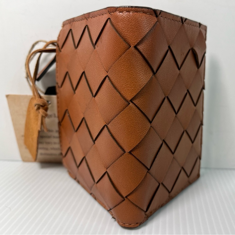 Genuine Leather Handcrafted Bifold Small Wallet w/Woven Leather Exterior - Picture 4 of 13